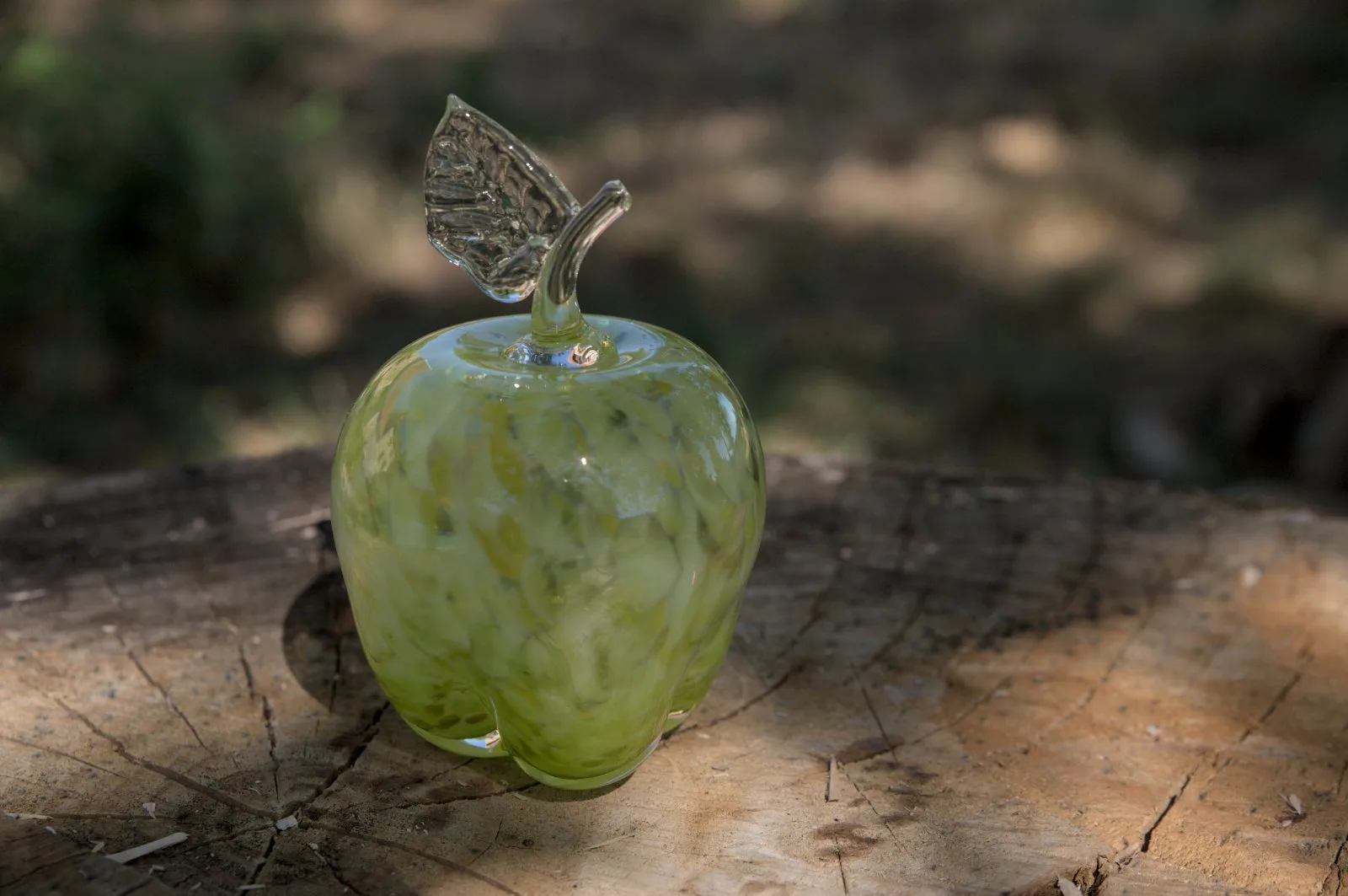 Décoration pomme en verre