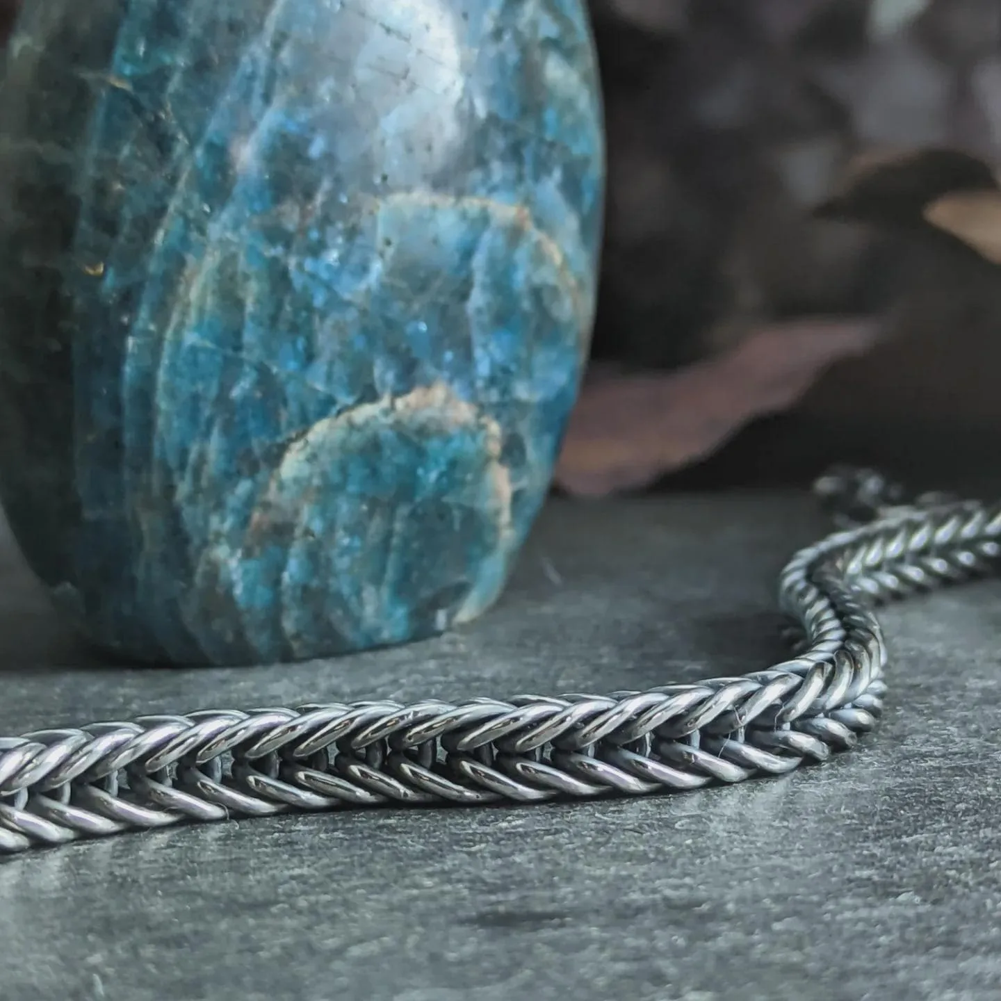 Bracelet homme ou femme en argent souple à maillons soudés. Maille serpent. Savoir faire. Chaine artisanale.. Fait main en France.