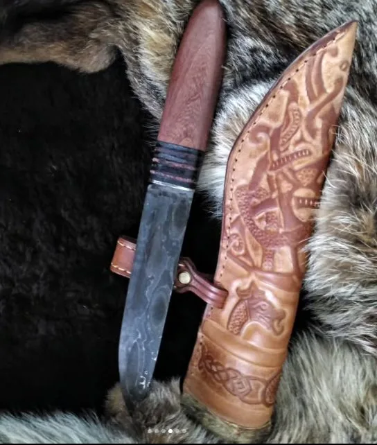 Étuis de couteaux en cuir sur mesure
