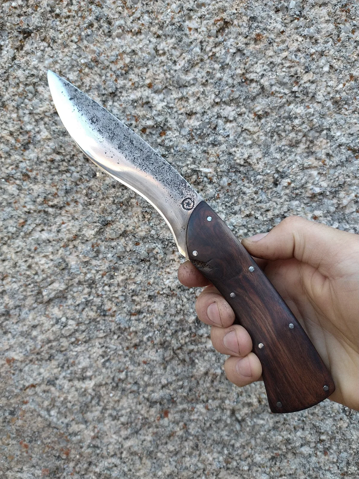 Couteaux de camp, de randonnée, de barroudeur, de chasse...