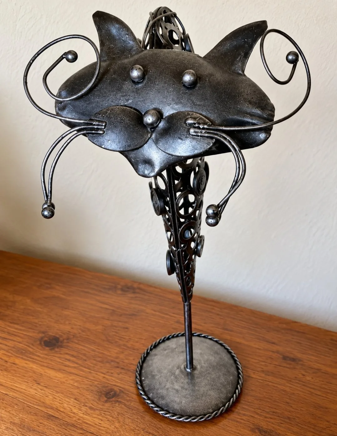 Félix sur ressort — Art Flo Création, Création d'objets / Décoration à Lacs (photo 4/5)