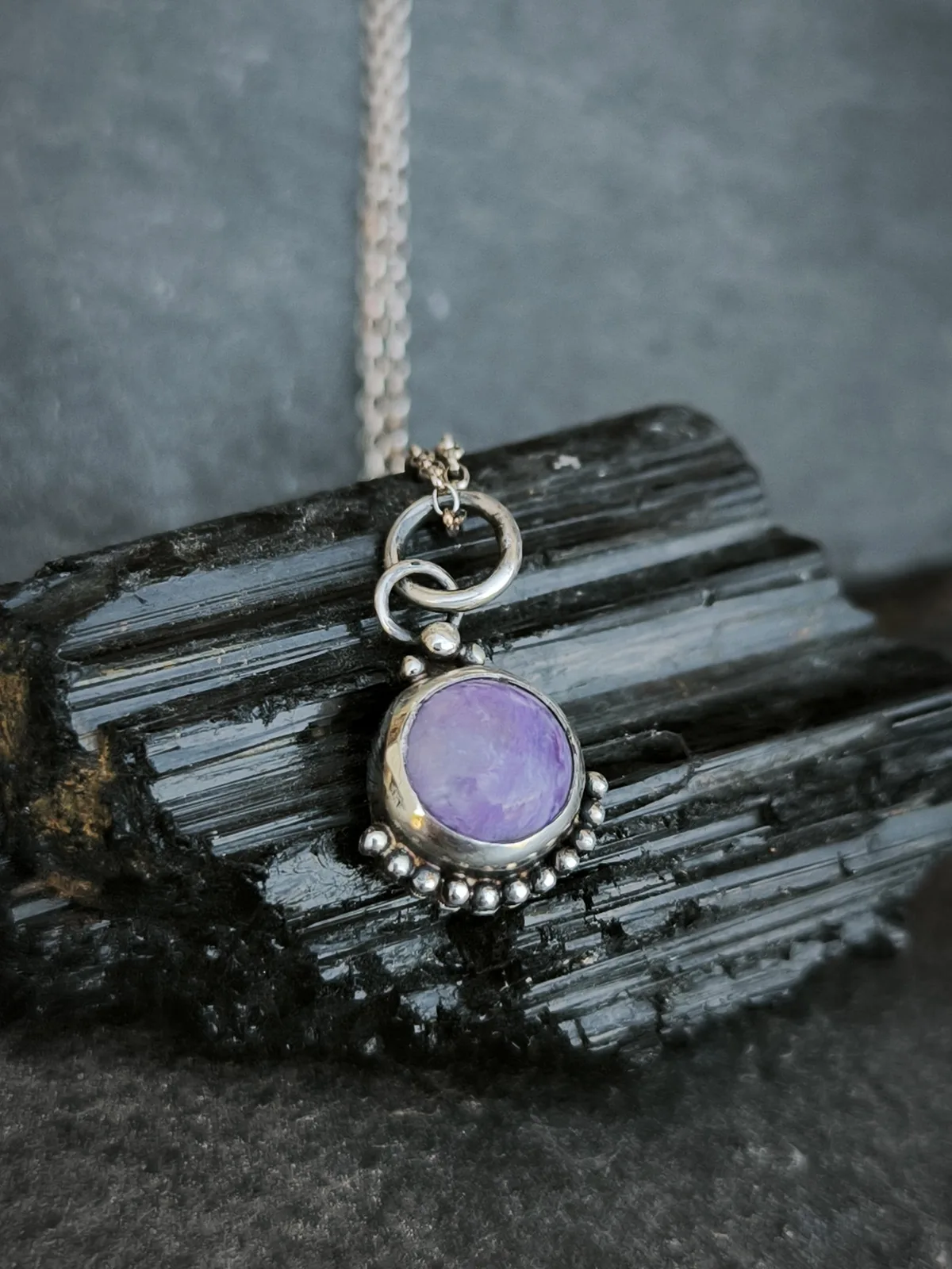 Pendentif argent 925 charoïte et granulation. Fait main en France.Artisanal.Idée cadeau.pierre naturelle.bijou passe partout.argent massIf