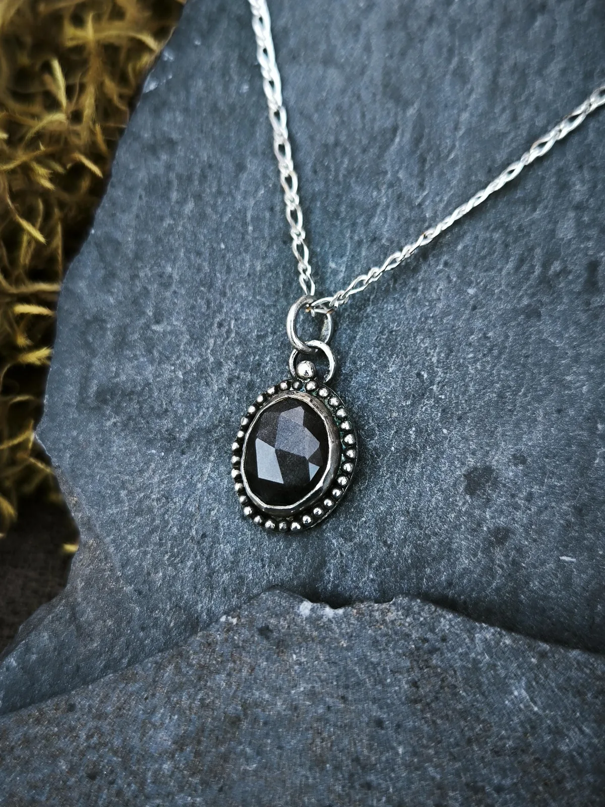 Pendentif argent massif, obsidienne dorée et granulation. Artisanat français. Pierre naturelle. Argent sterling. 925. Bijoux boho.