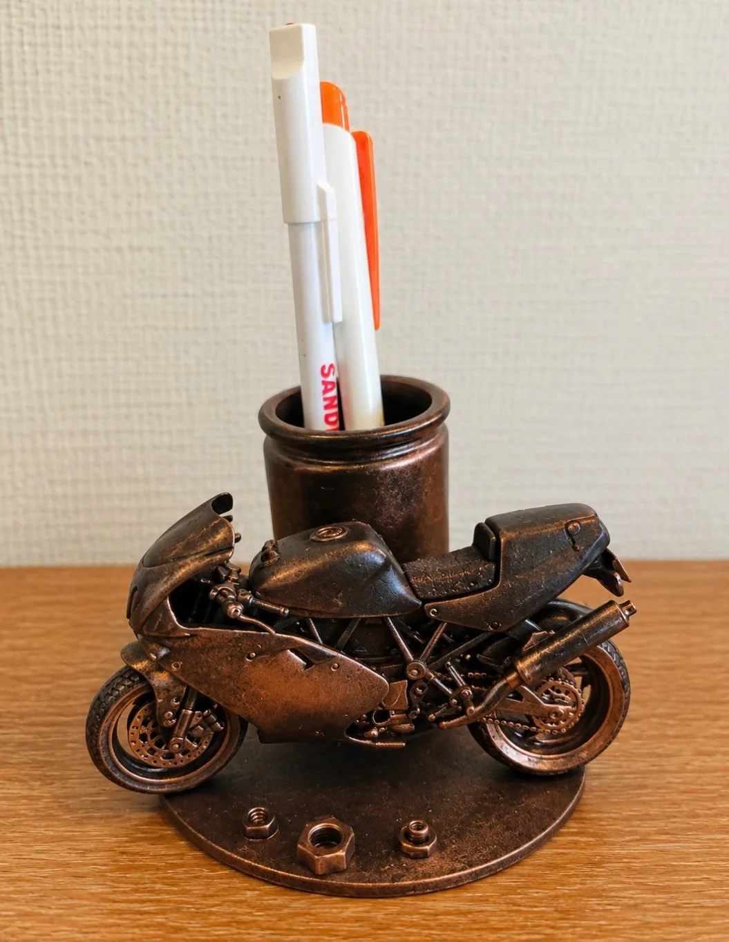 Pot à crayons moto — Art Flo Création, Création d'objets / Décoration à Lacs
