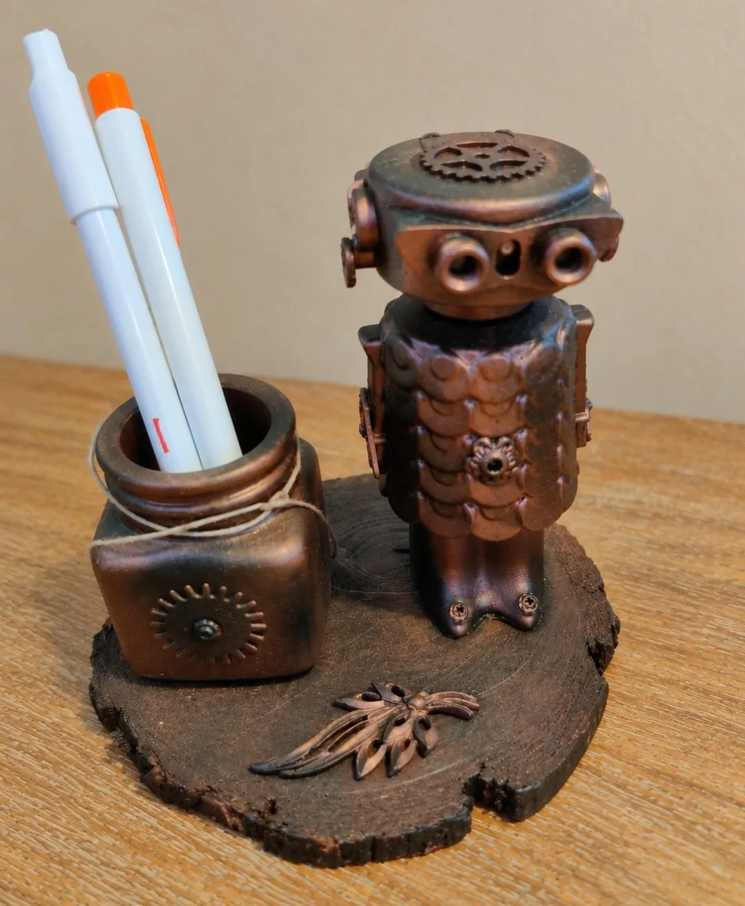 Pot à crayons robo